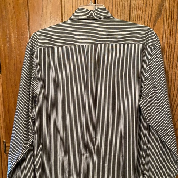 Men’s button down shirt. - Picture 4 of 5